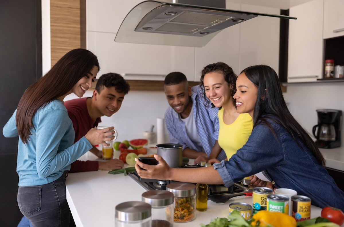 Run a cooking competition with a live leaderboard — chili cook-offs, bake-offs, BBQ contests, and corporate cook-offs. Judging formats, scoring rubrics, and display tips.